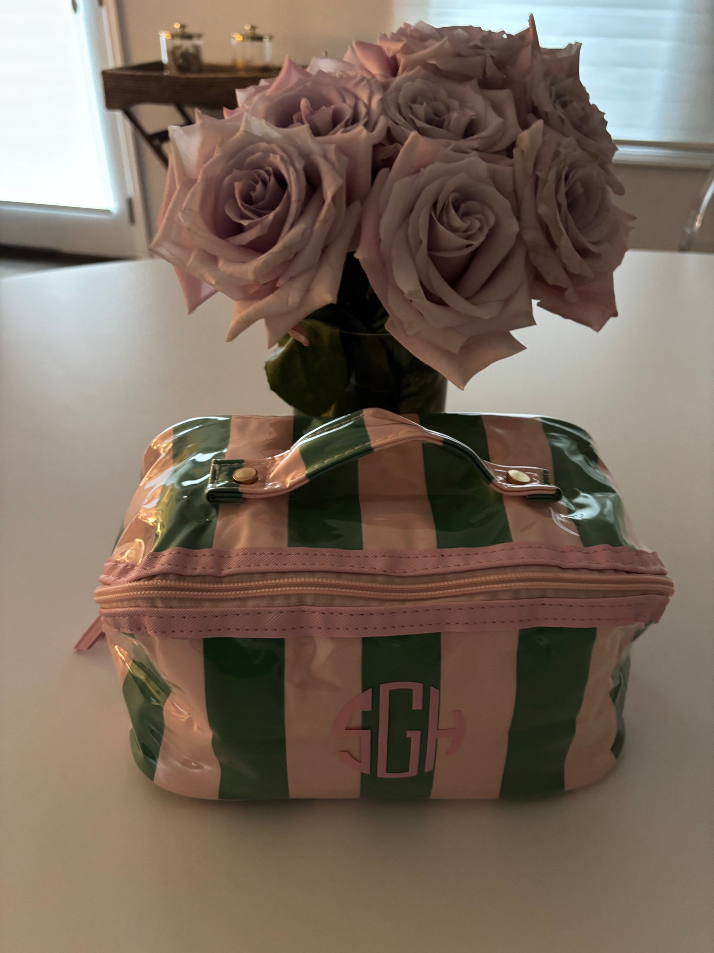 Personalized coated travel makeup bag with 3 compartments - pink/ green