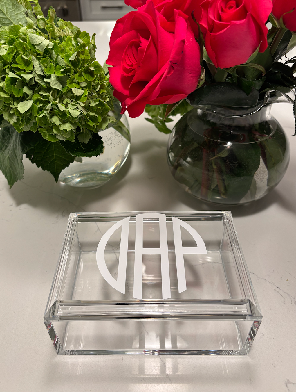 personalized 4" x 6" clear acrylic keepsake box -modern monogram