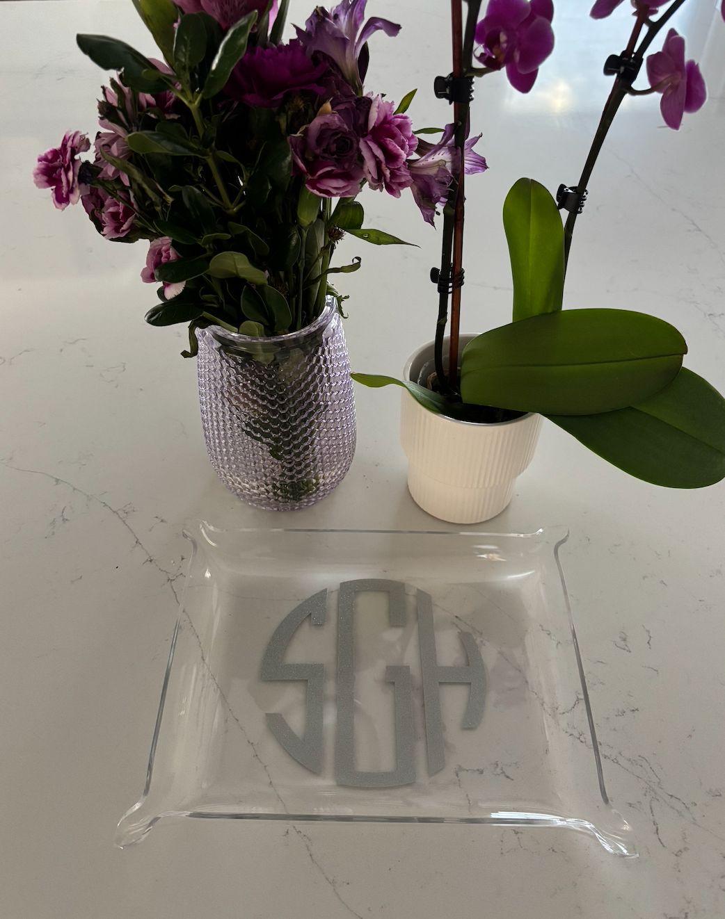 Personalized classic 6" x 8" modern monogrammed acrylic pinch tray