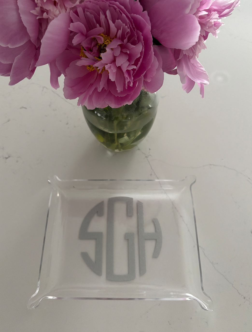 Personalized classic 6" x 8" modern monogrammed acrylic pinch tray