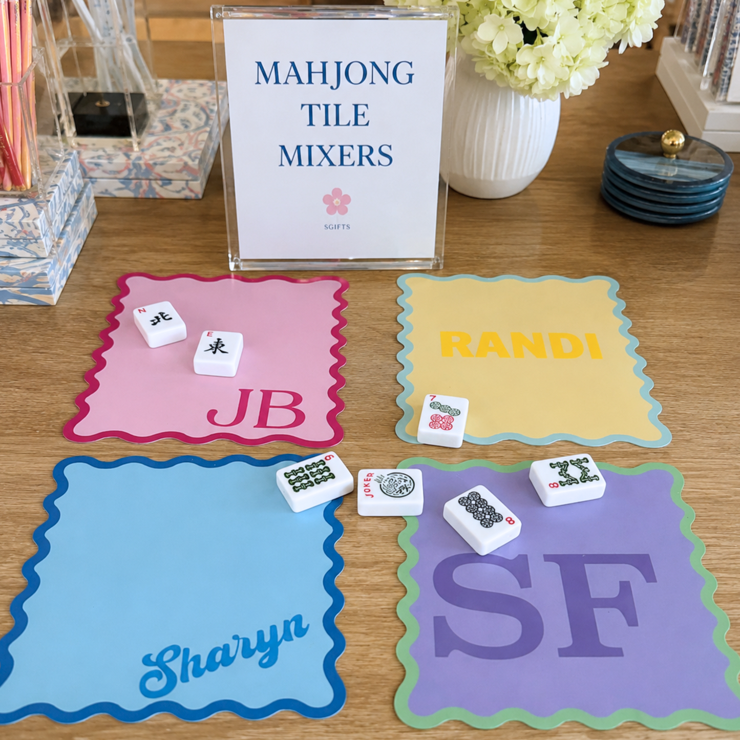 Personalized scalloped mahjong shuffler/mixer