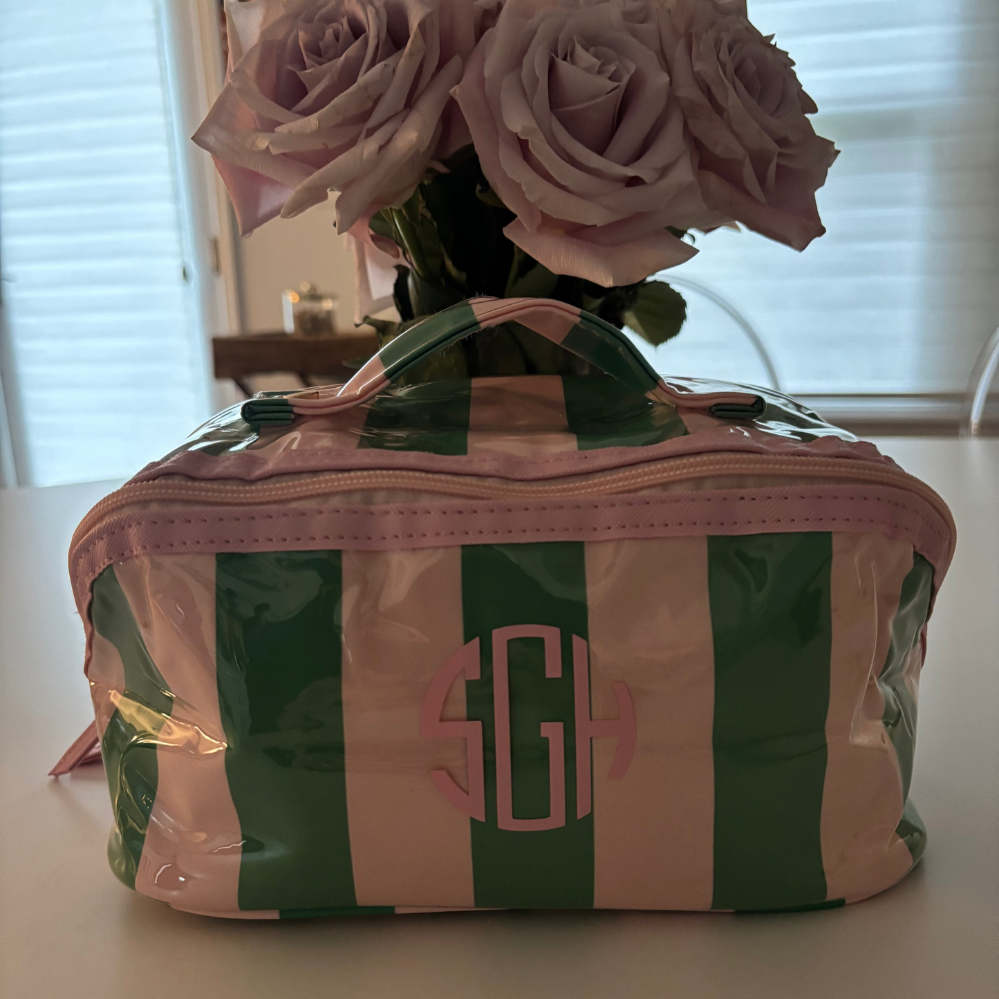 Personalized coated travel makeup bag with 3 compartments - pink/ green