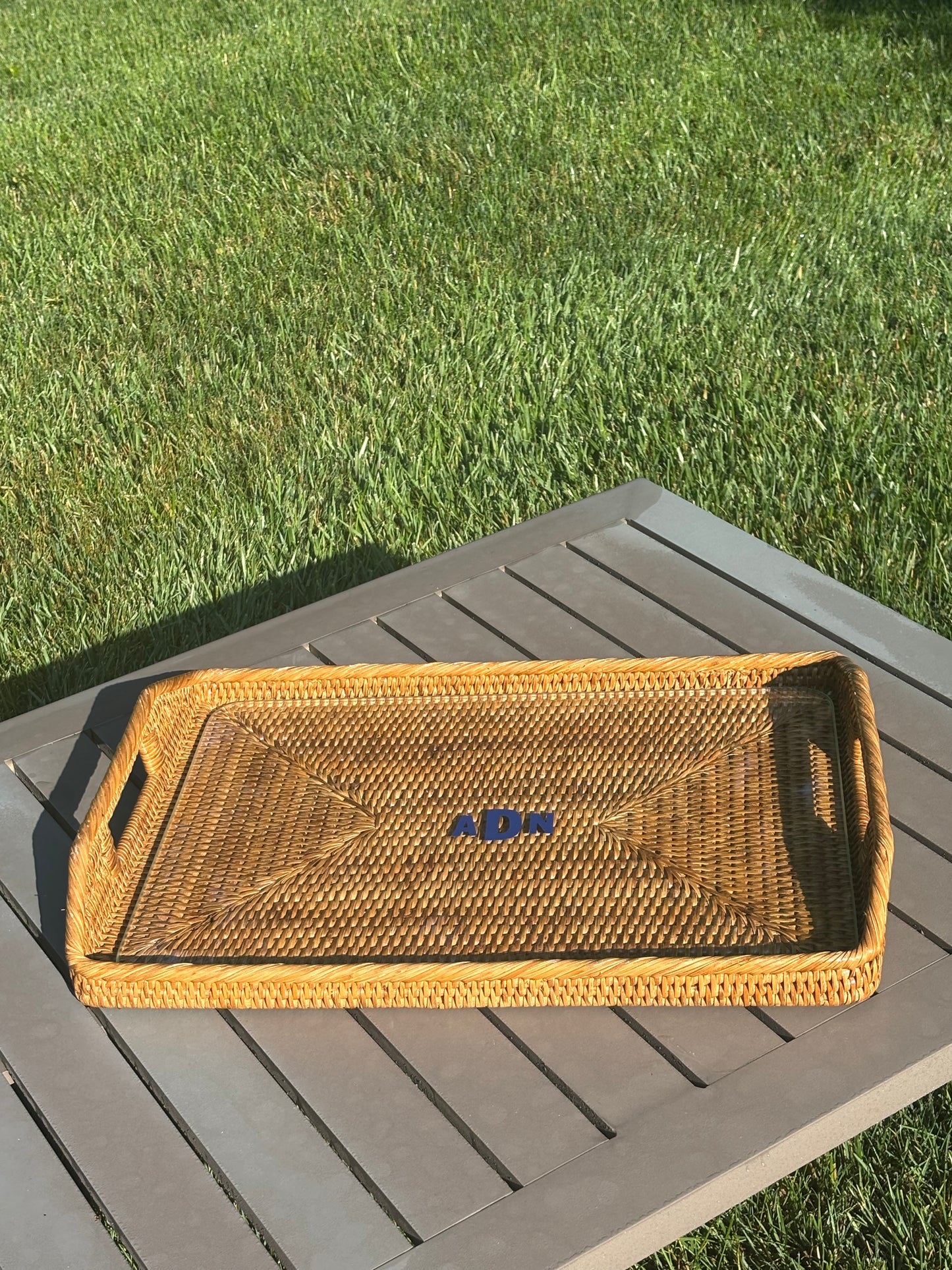 Pesonalized 17"x12"x1" square tray with glass insert