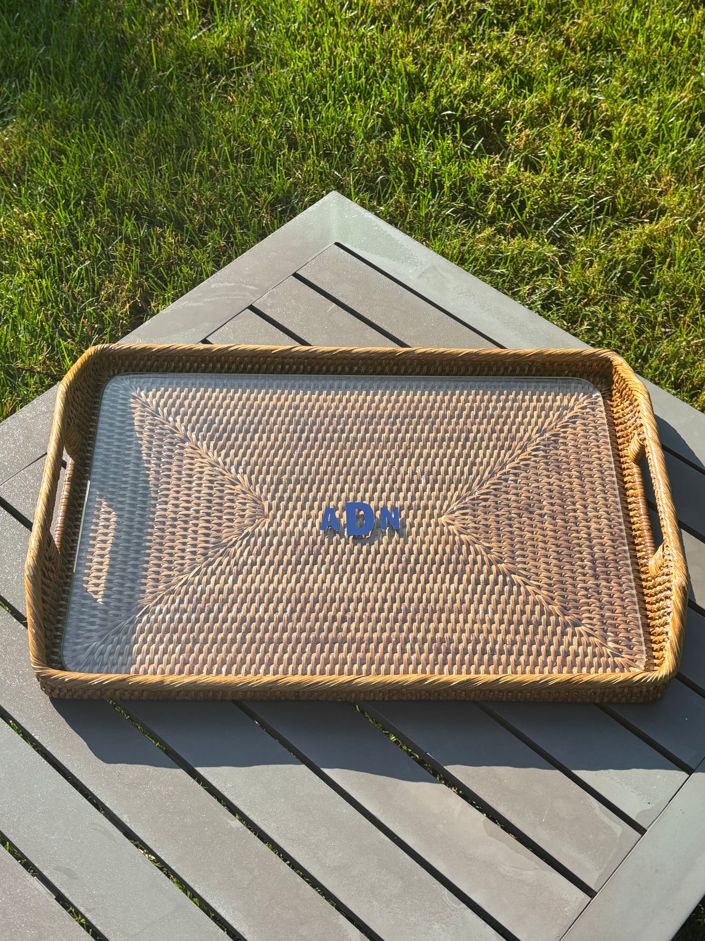 Pesonalized 17"x12"x1" square tray with glass insert