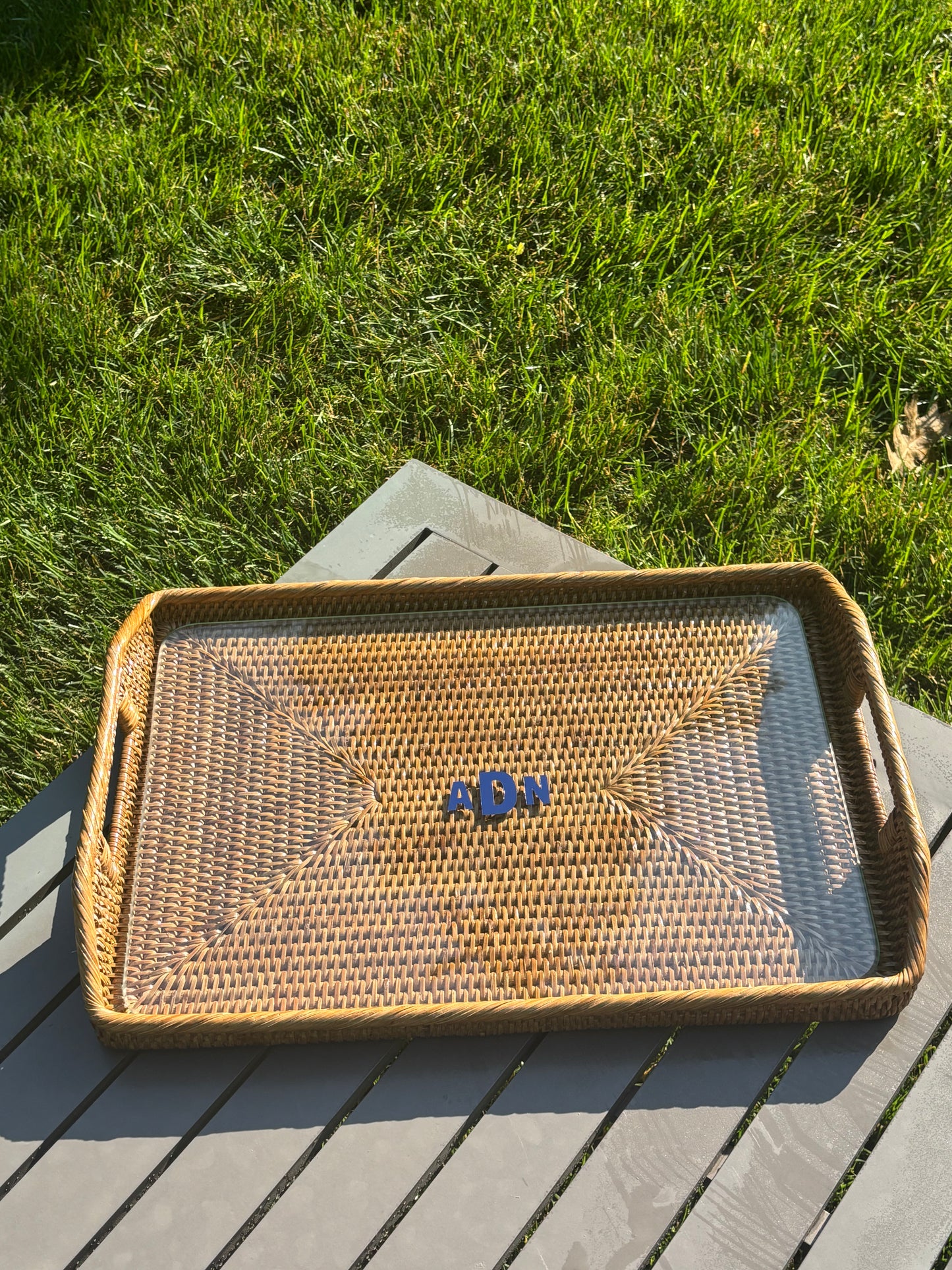 Pesonalized 17"x12"x1" square tray with glass insert