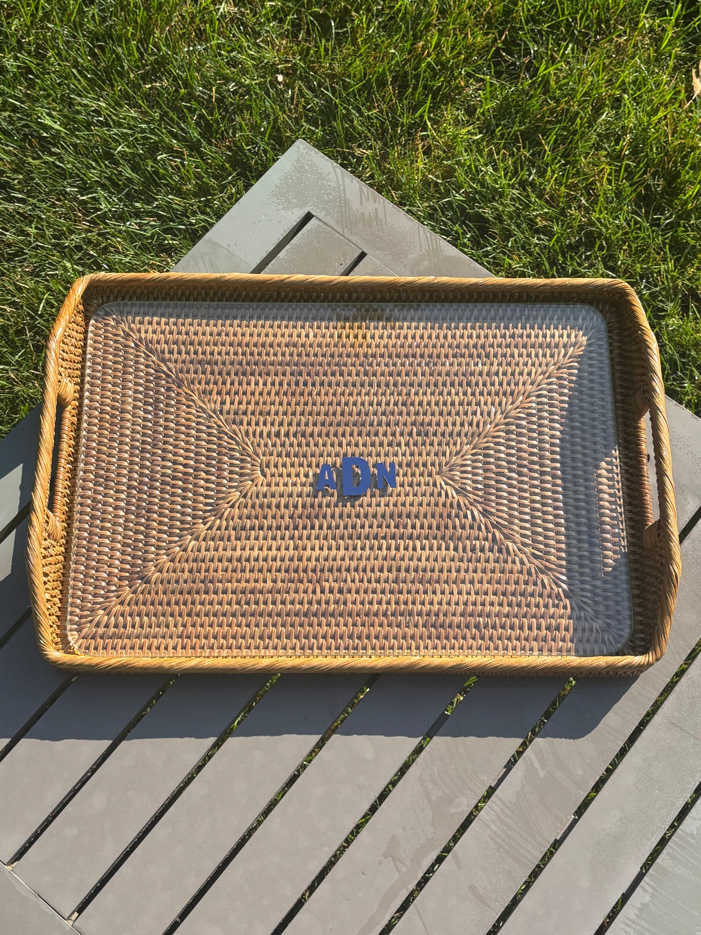 Pesonalized 17"x12"x1" square tray with glass insert