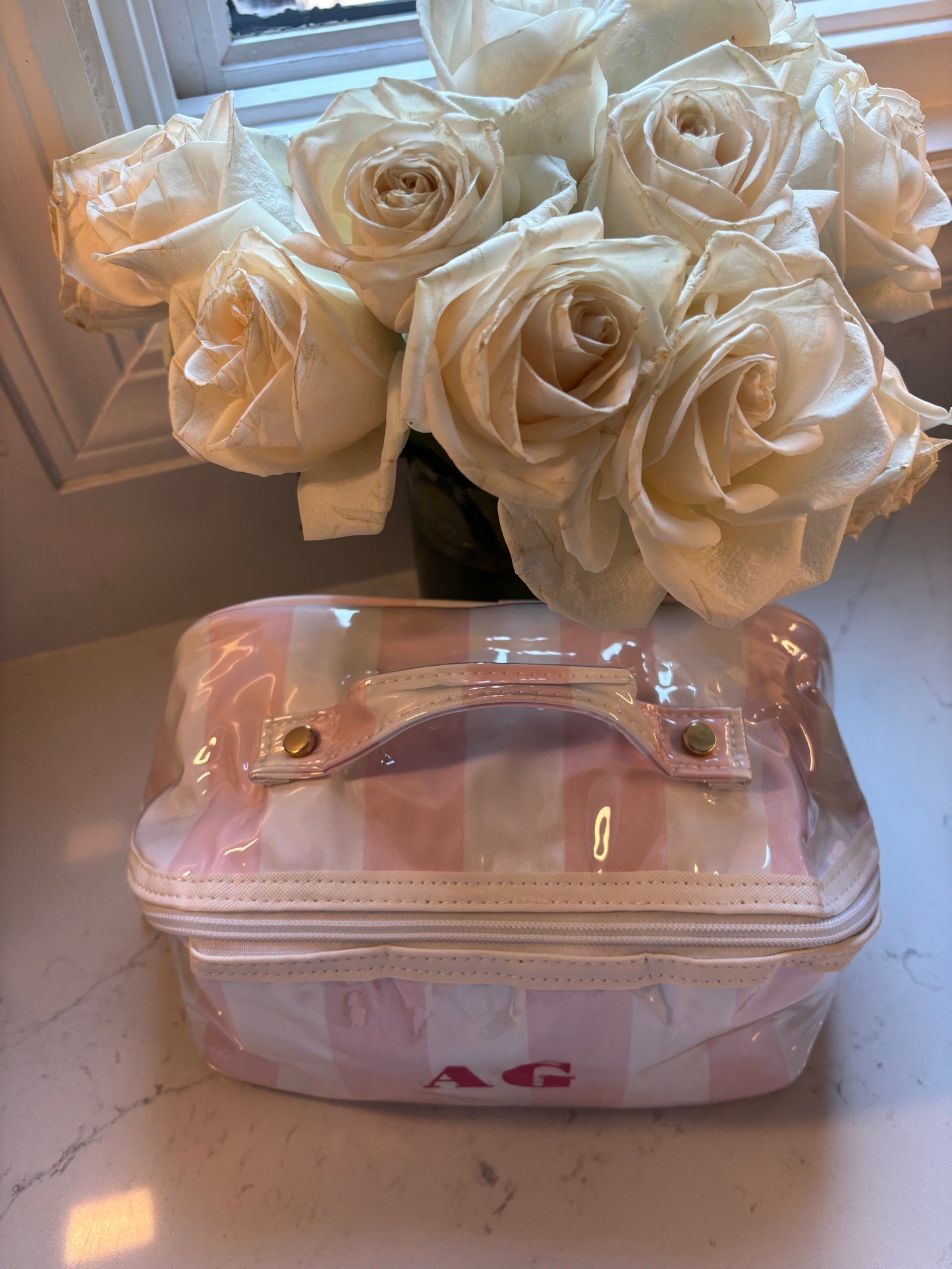 Personalized coated travel makeup bag with 3 compartments - pale pink/white