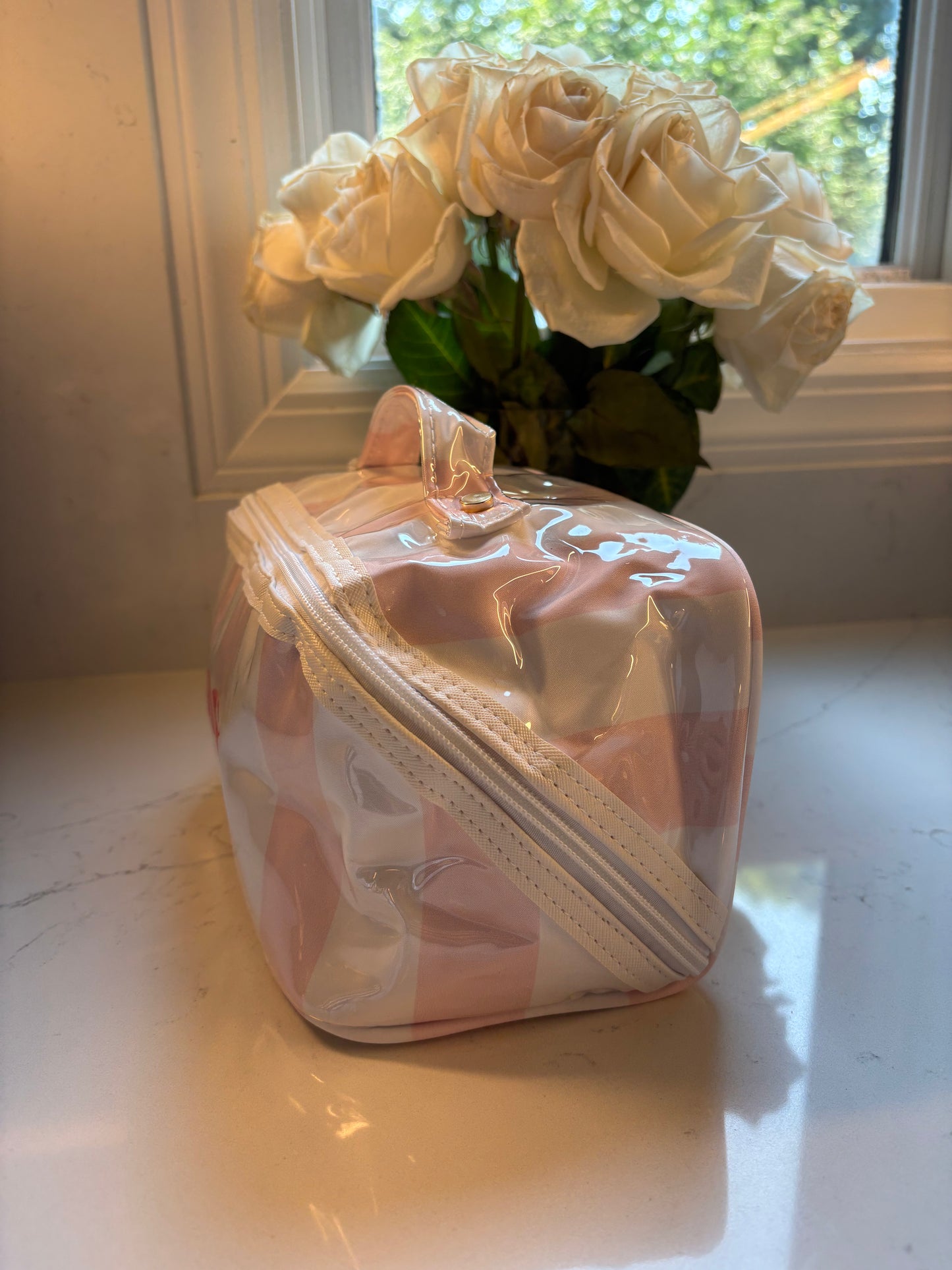 Personalized coated travel makeup bag with 3 compartments - pale pink/white