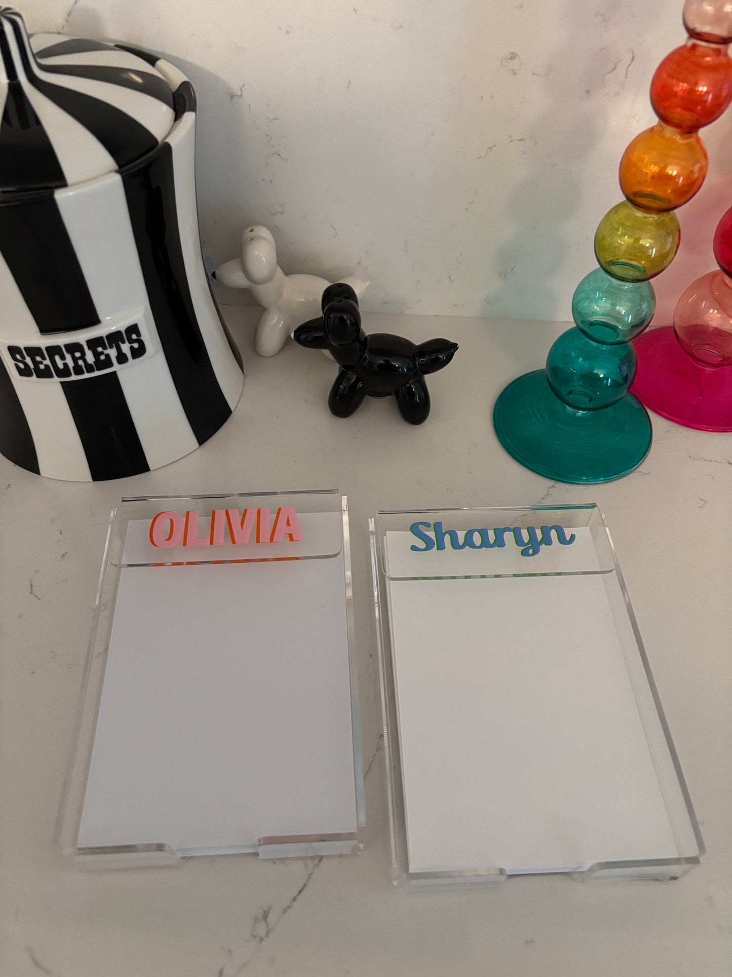 Personalized 4" x 6" acrylic memo holder (paper included) - your name