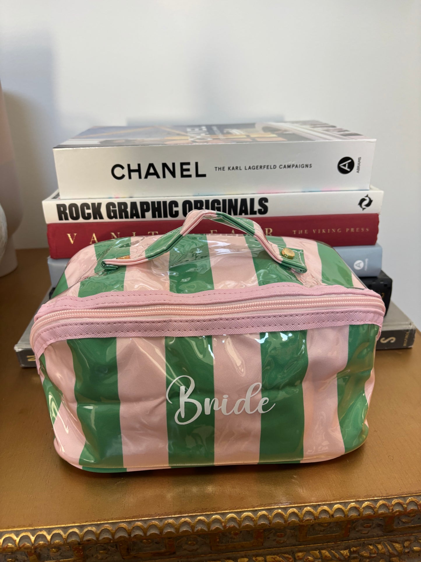 Personalized coated travel makeup bag with 3 compartments - pink/ green
