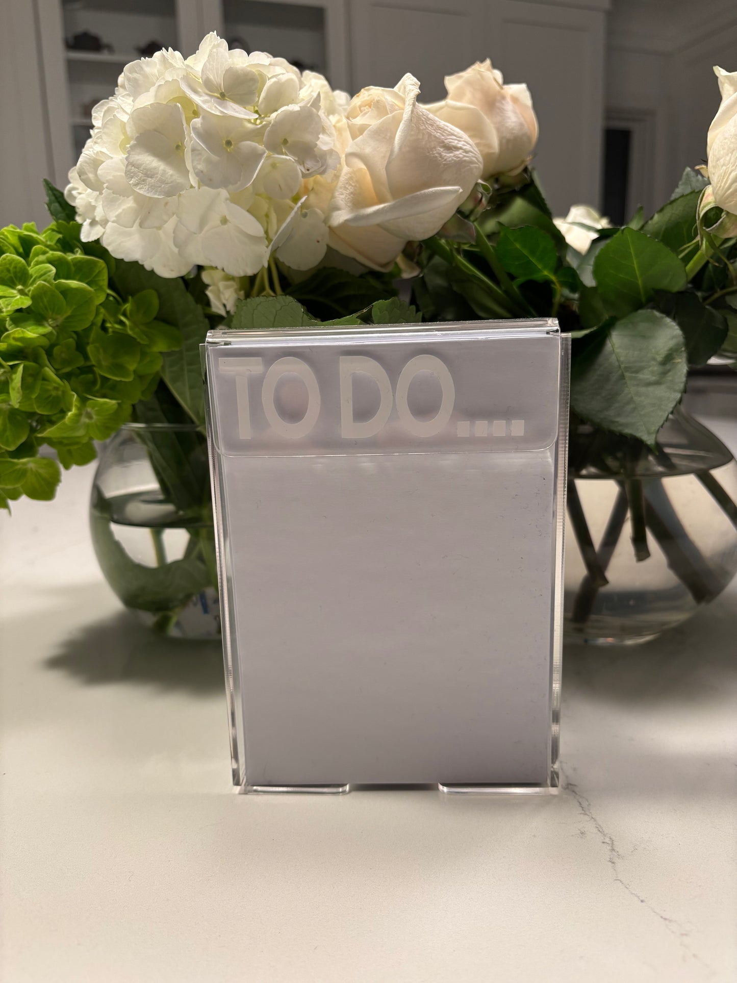 Personalized 4" x 6" acrylic memo holder (paper included) - TO DO