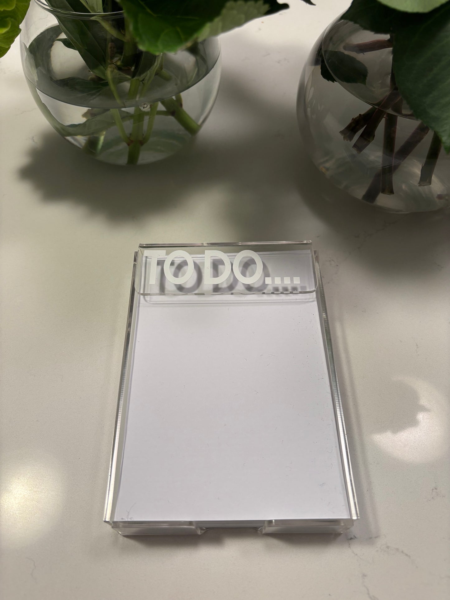 Personalized 4" x 6" acrylic memo holder (paper included) - TO DO