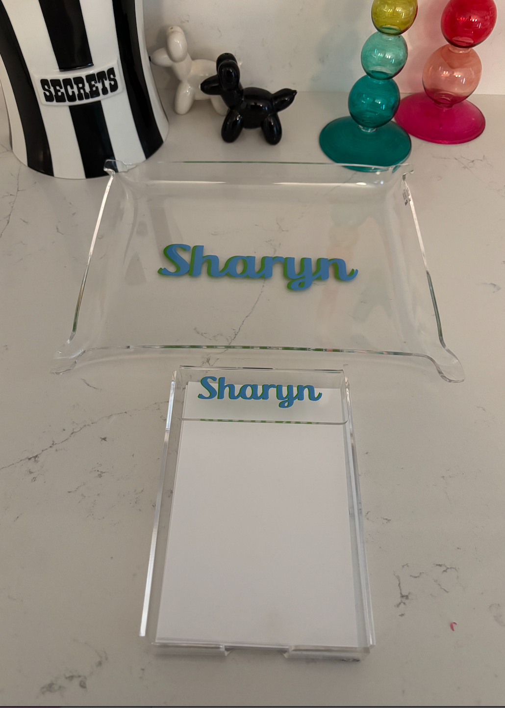Personalized 4" x 6" acrylic memo holder (paper included) - your name