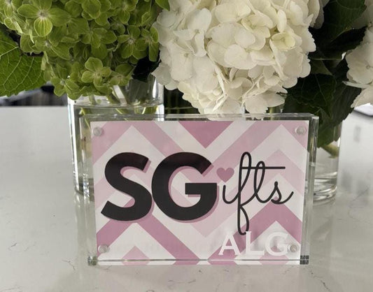 Personalized thick acrylic magnetic frame- 4" x 6"